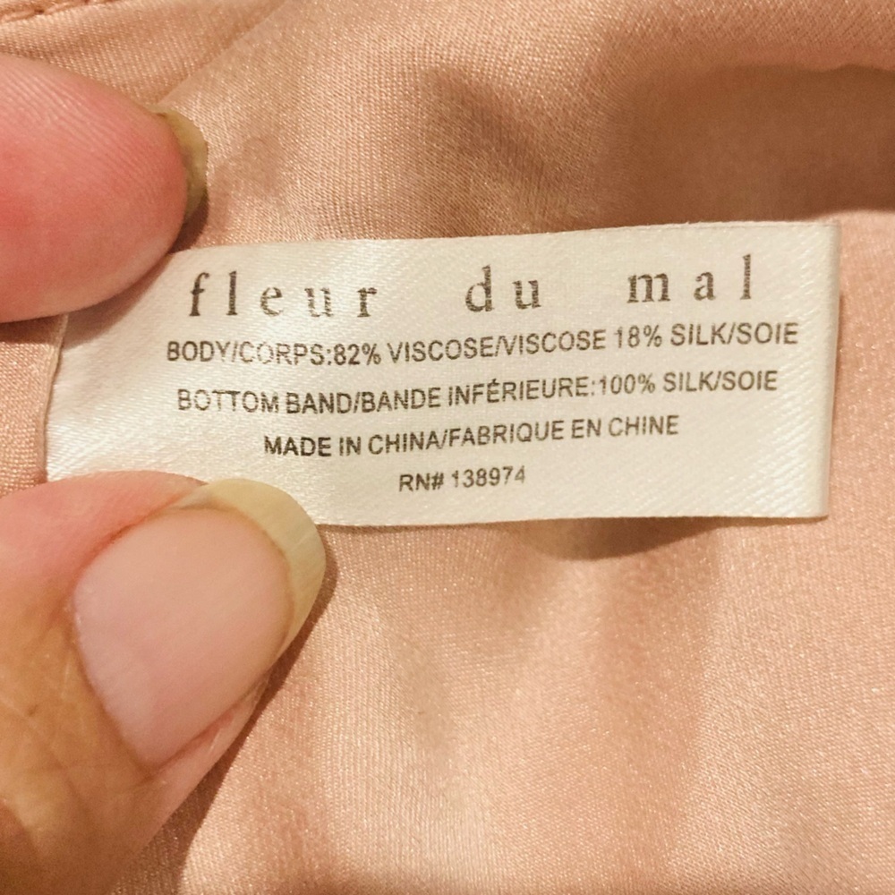 Fleur du mal pink silk blend v-neck camisole with silk lining. Size small. - Picture 4 of 5